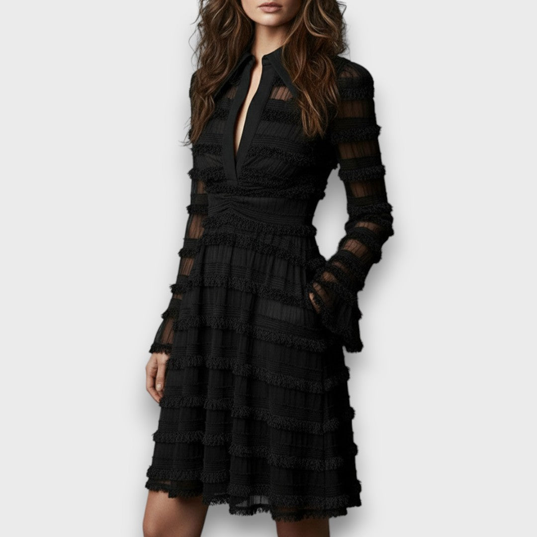 Noémie™ — Robe noire élégante à texture raffinée